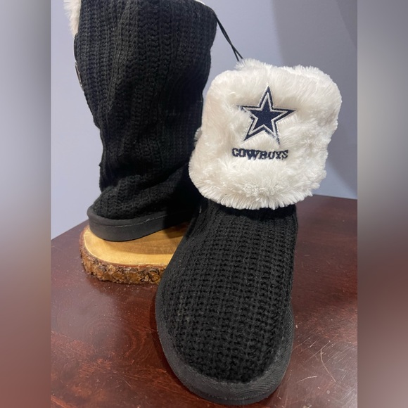 Dallas Cowboy NFL Sweater Boots Size M (7-8) NWT - Picture 2 of 14